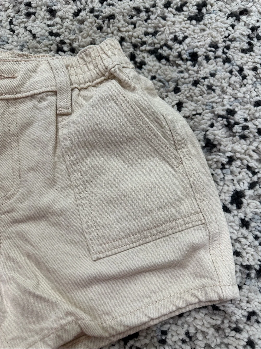 Old Navy Cream Utility‎ Shorts with Elastic Waist